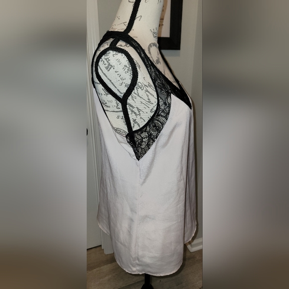 Studio Y sleeveless blouse - Picture 4 of 4